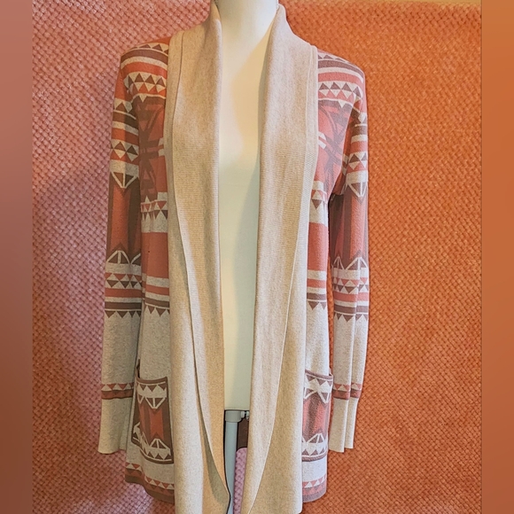 Aztec style Cardigan - Picture 1 of 3